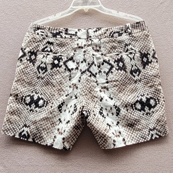 Worthington Women's Snake Print Shorts Size 10 Modern Fit Pre-Owned - Picture 4 of 10